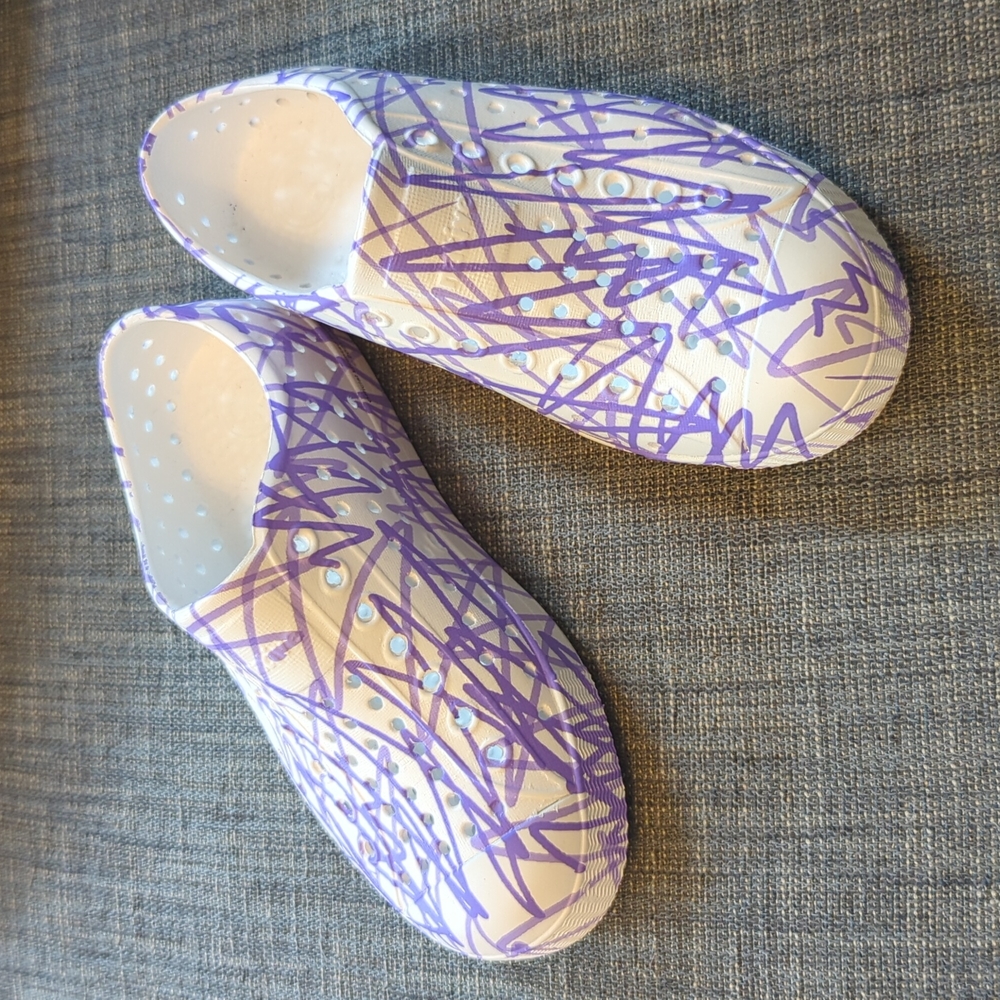 Natives X Crayola Sz 11 worn once